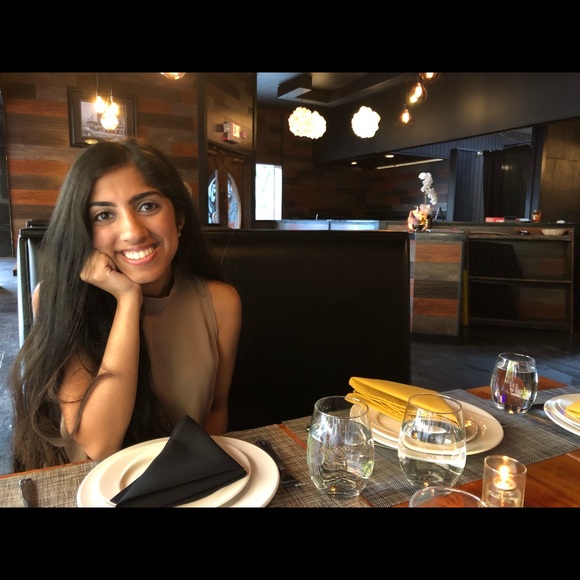 Meet your Posher, Nomi - Picture 1 of 1